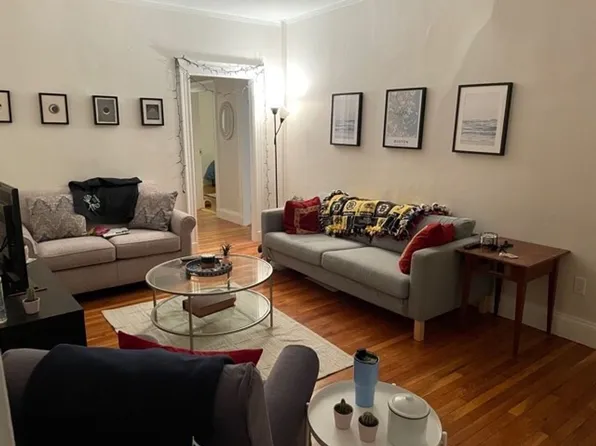 40 Orchard Rd #4A, Brookline, MA 02445