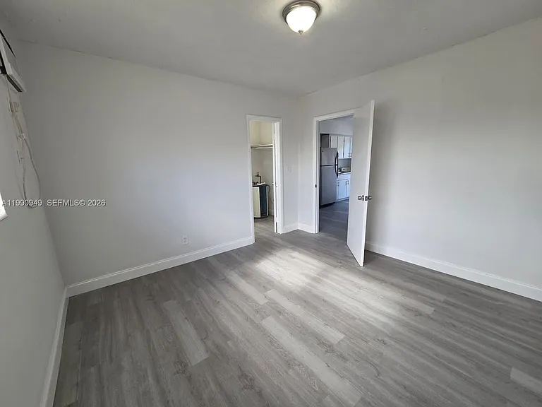 1628 SW 7th St #8 — Photo 4