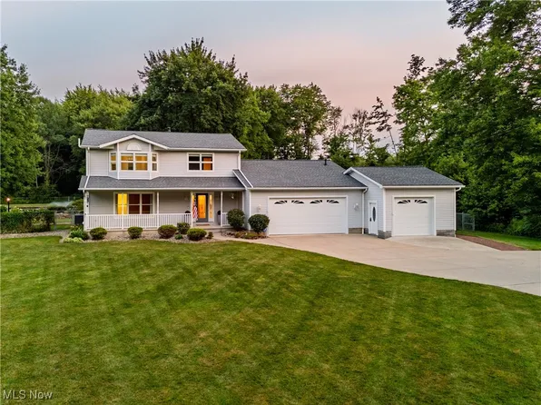 12147 Gladstone Rd, North Jackson, OH 44451