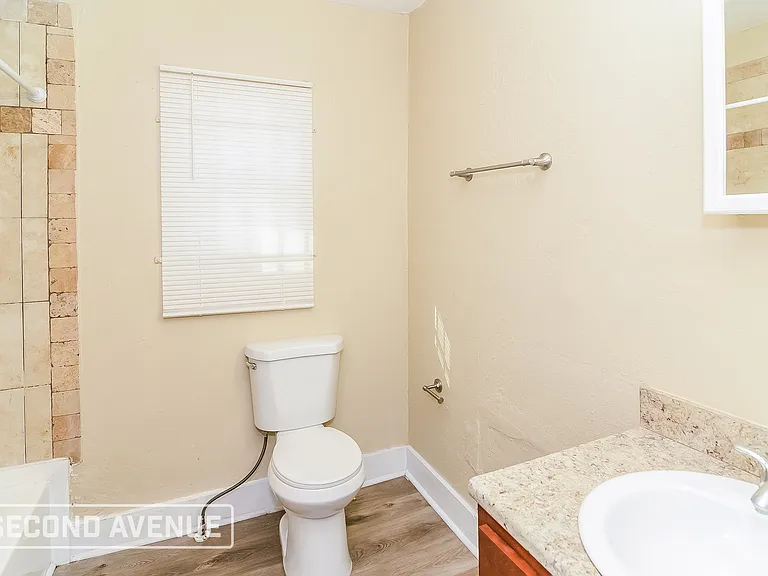 1201 W 27th St — Photo 18