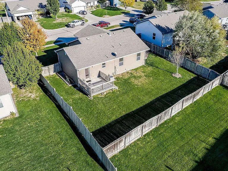 609 S Longbranch Dr — Photo 30