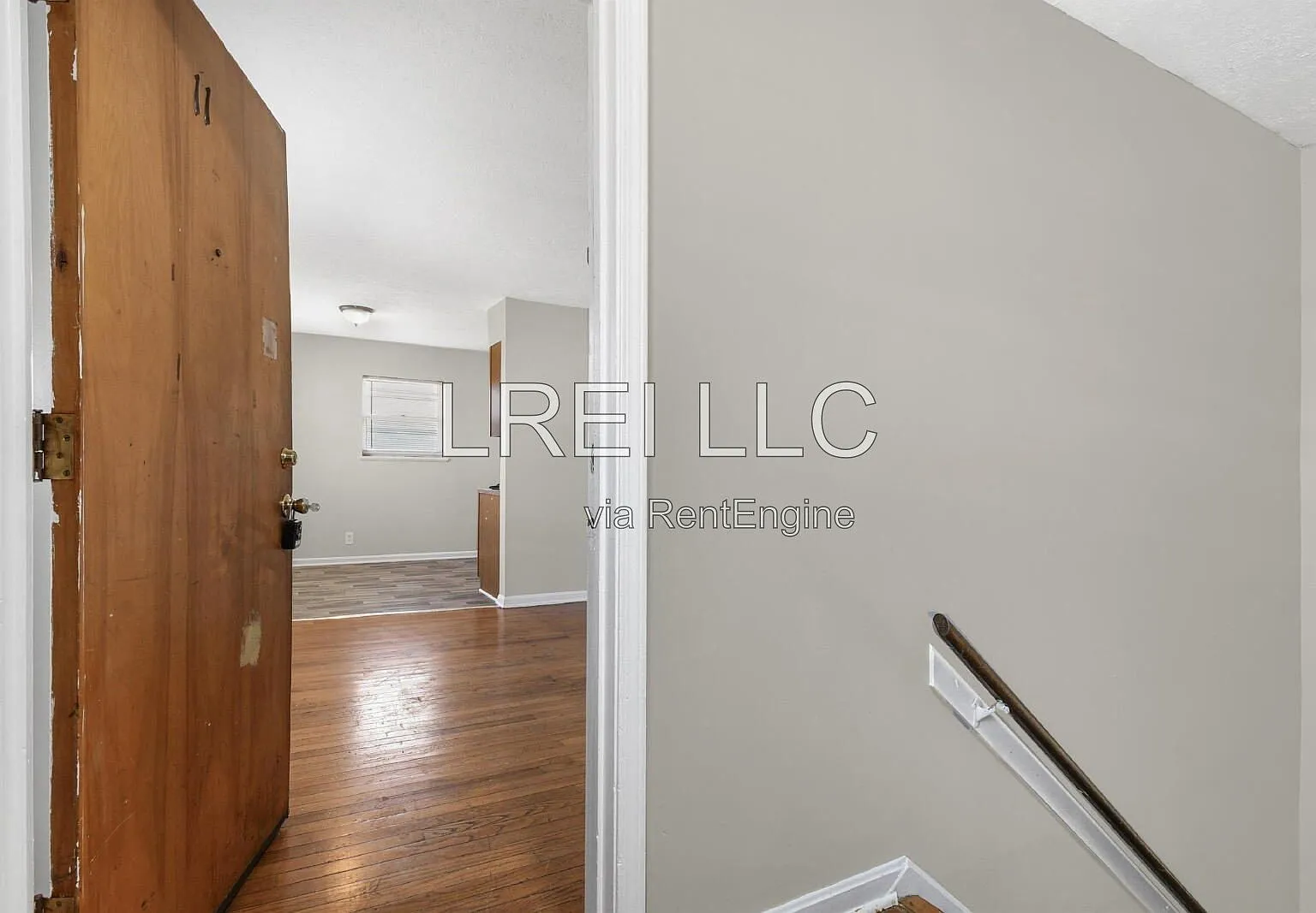 2 bed, 1.0 bath, 850 sqft, $925 — Photo 2