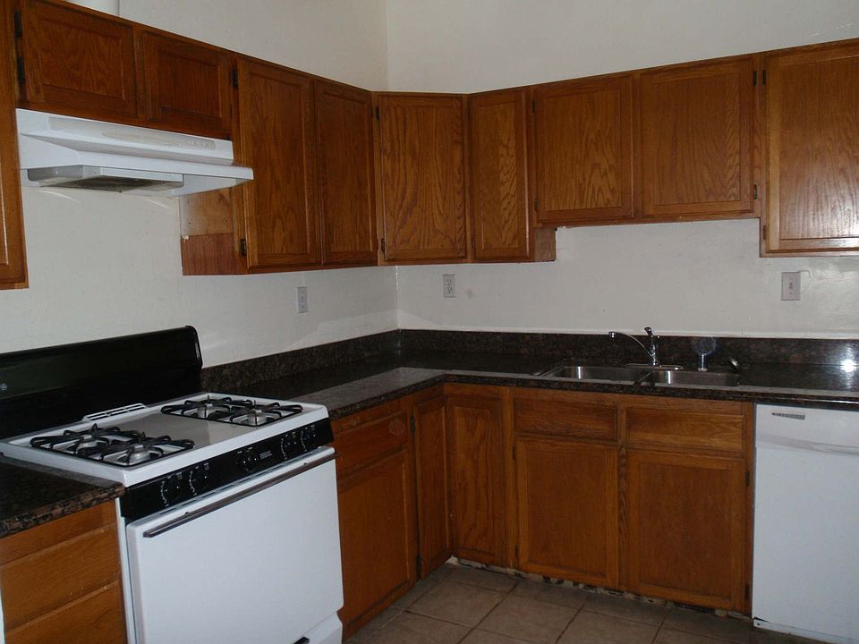 2nd image of 471 Hamilton Ave