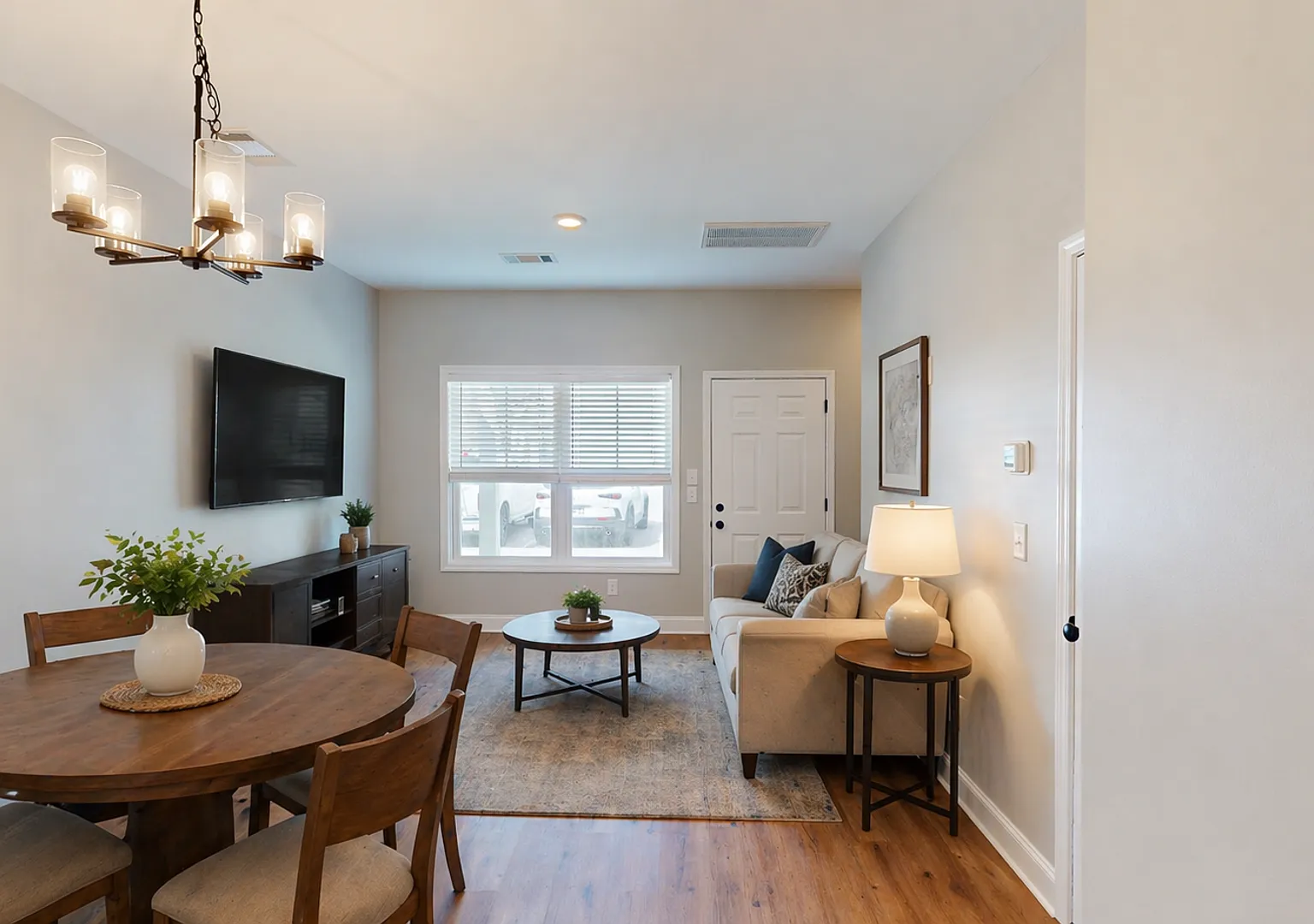 Refreshed 2 Bed/2 Bath Townhomes With Flex Room in Columbia, TN! — Photo 1
