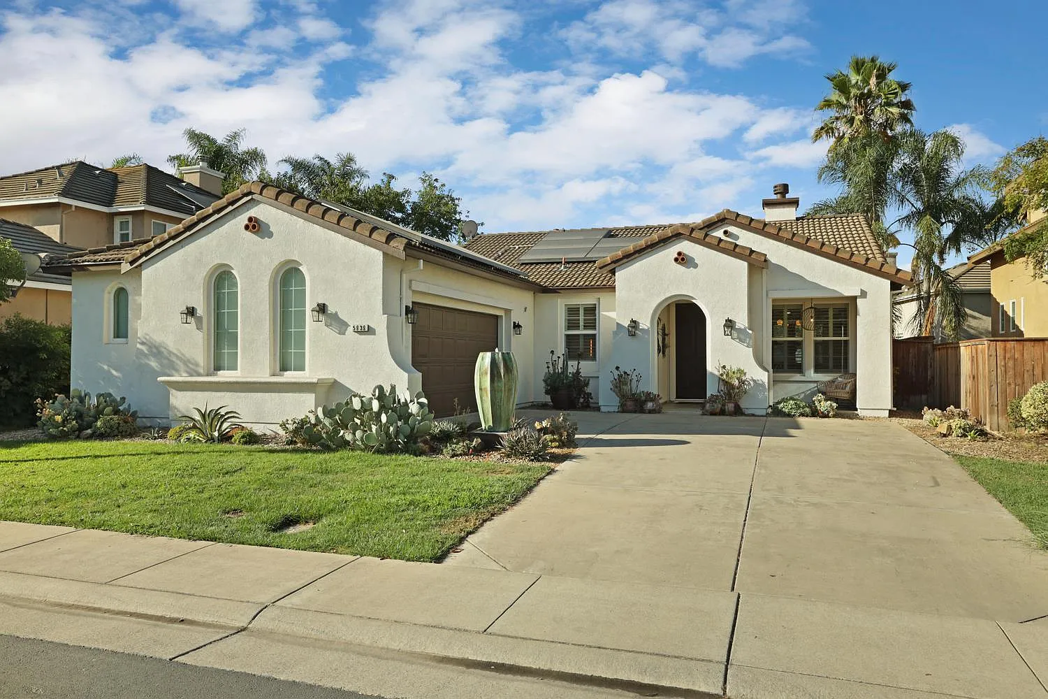 5939 Riverbank Cir photo 1