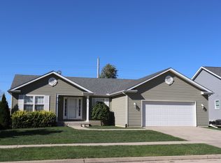 13 Delmar Dr, Clinton, IL 61727