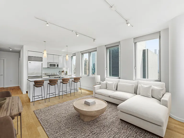 554 W 54th St #28A — Photo 2