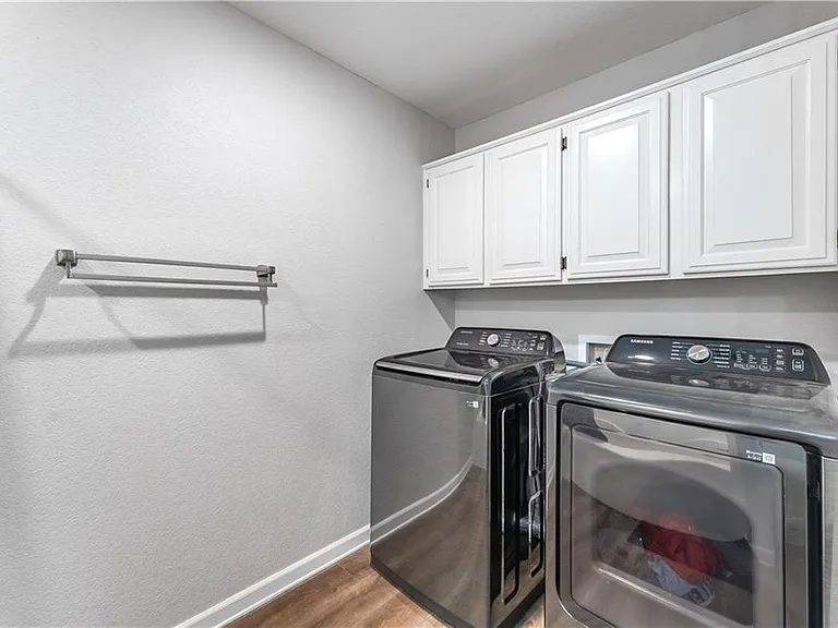 707 E Kara Ln — Photo 10