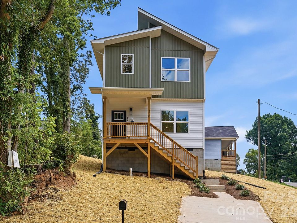 1st image of 210 8th Avenue Dr SE