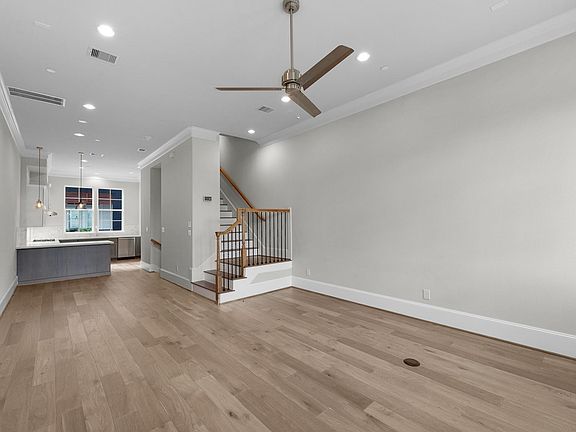 4th image of 813 Bringhurst St