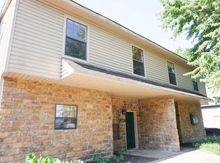 1447 E Masonic Dr, Fayetteville, AR 72703