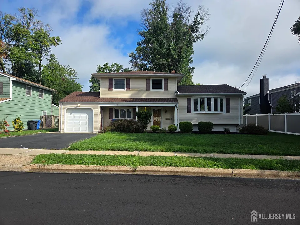 43 Connor Ave