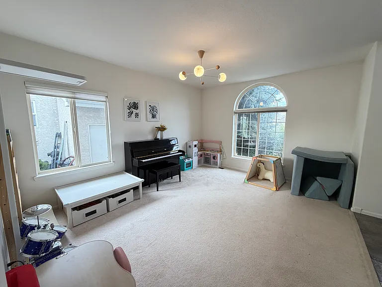 5767 Glenstone Dr — Photo 3