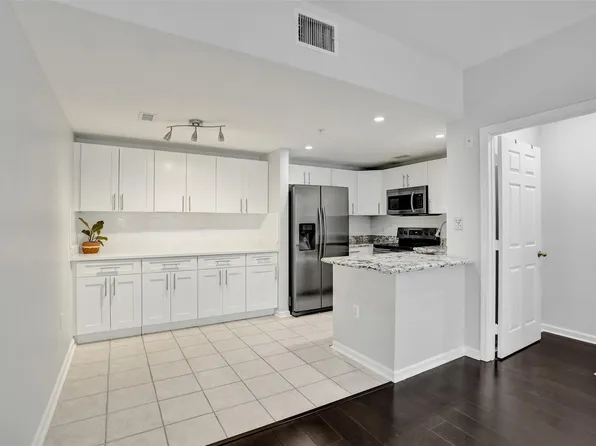 2107 SE 10th Avenue #806, Fort Lauderdale, FL 33316