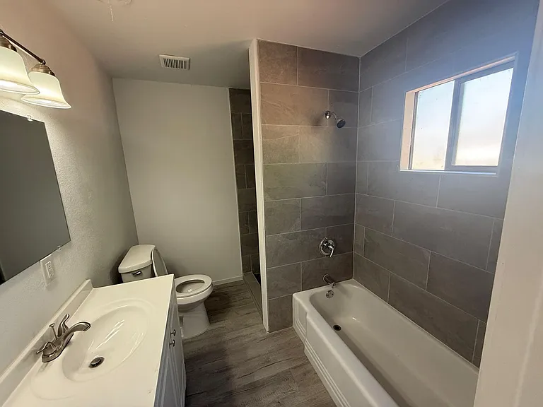 2107 Frontier Ave — Photo 13