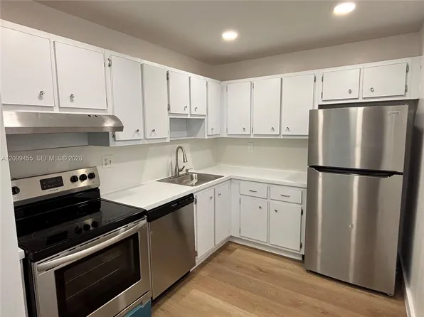 8277 SW 128th St APT 113, Pinecrest, FL 33156