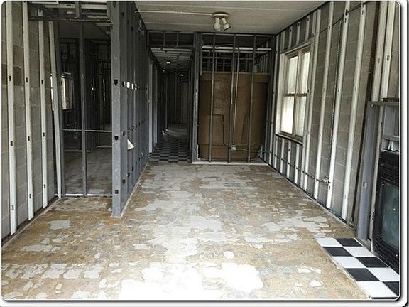 5th image of 1438 N Maplewood Ave