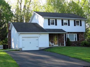 56 Fairlawn Dr, Selkirk, NY 12158