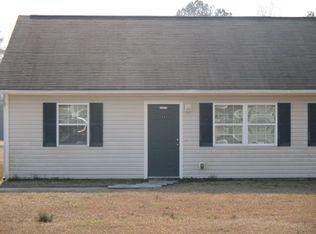 586 Haws Run Rd APT 11, Jacksonville, NC 28540