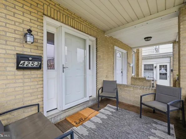4253 Houghton St, Philadelphia, PA 19128