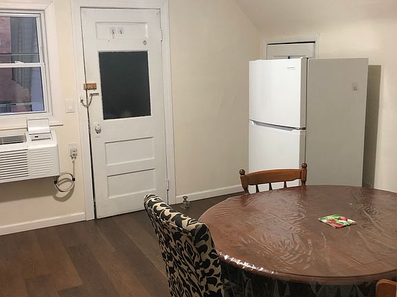 3rd image of 228 Van Buren St Floor 3