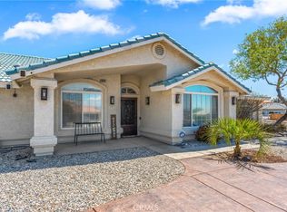 16501 Menahka Rd, Apple Valley, CA 92307
