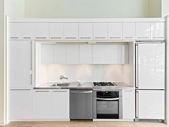 4th image of 2728 Thomson Ave Unit 248