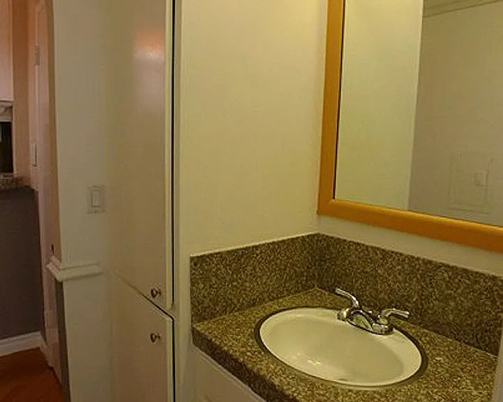 Alhambra @ Studio City Apts. — Photo 27