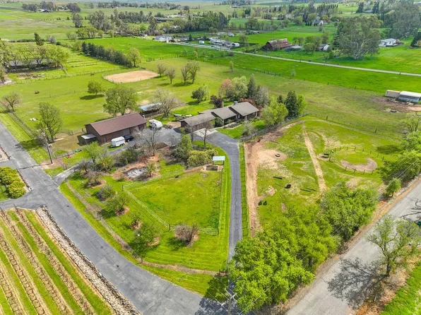 8545 Berry Rd, Wilton, CA 95693
