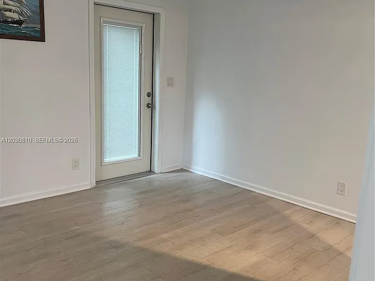 225 SE 16th Ave #2 — Photo 15
