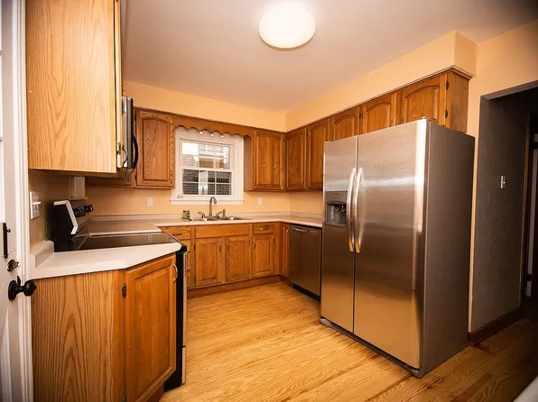 9 Saint St, Irwin, PA 15642