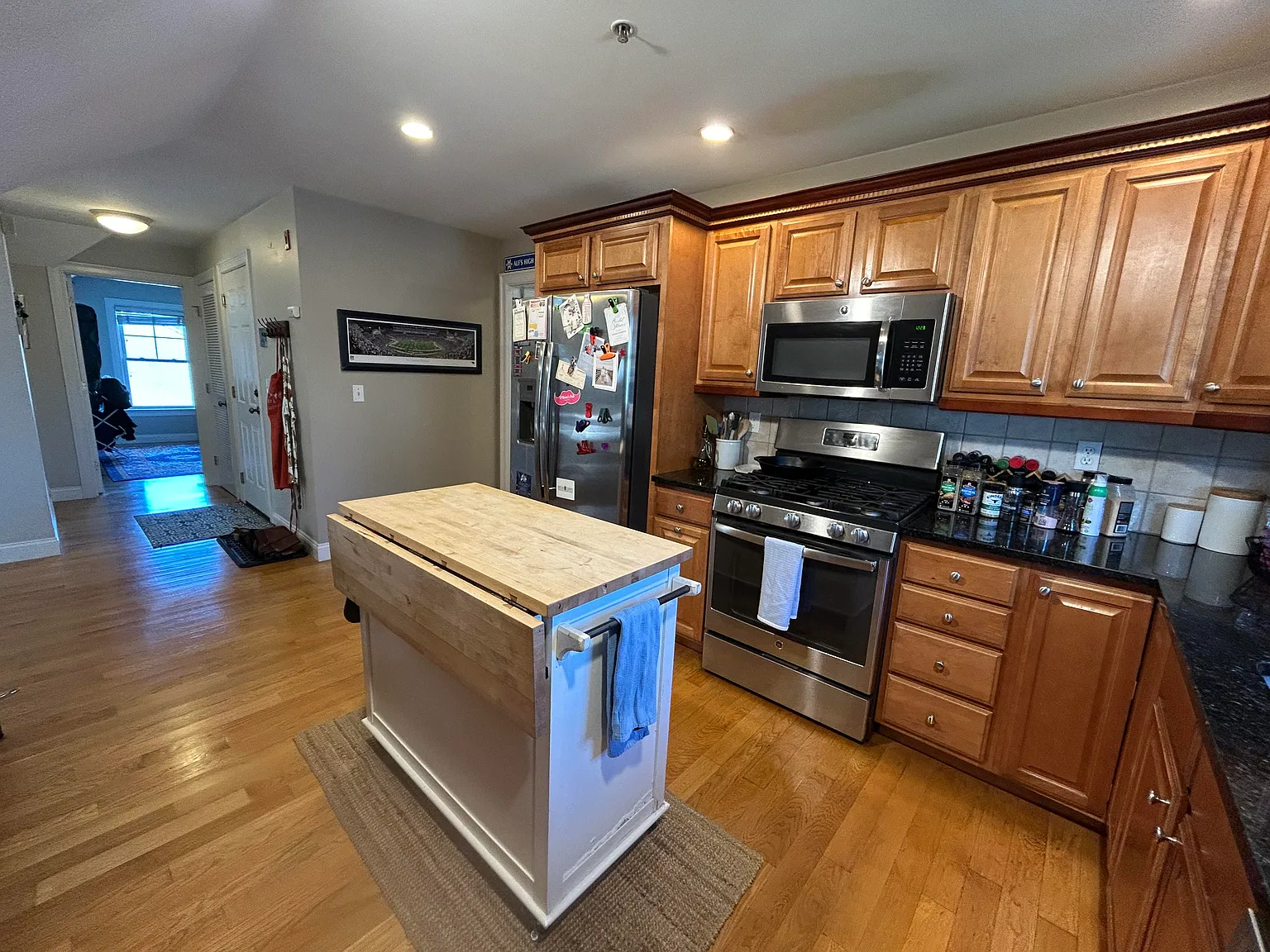 2 bed, 1460 sqft, $3,200 — Photo 3
