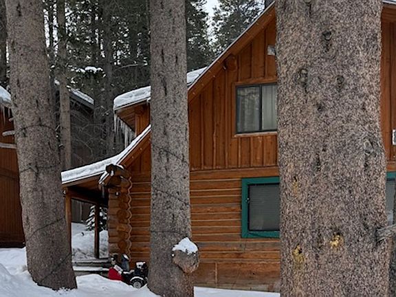 2nd image of 674 Minaret Rd