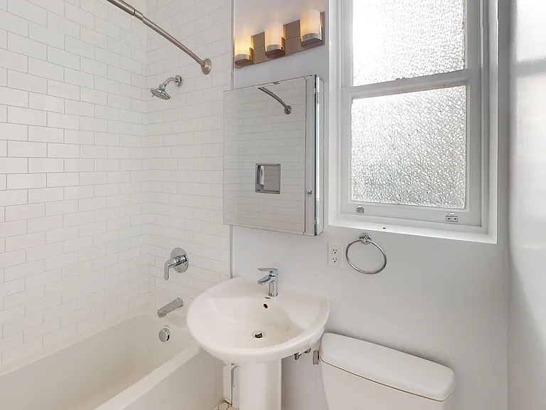 1840 Clay Street — Photo 6