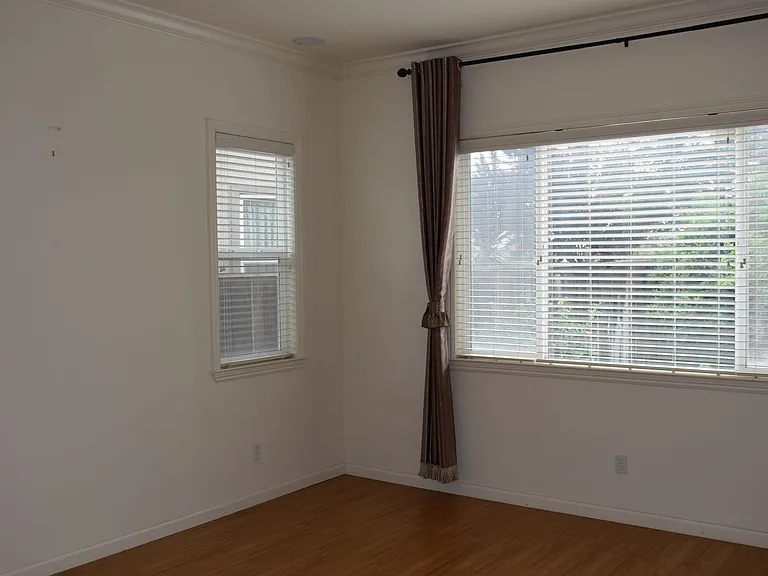 16210 Sheltered Cv E — Photo 23