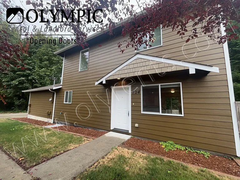 Large Tumwater Hill Home, Private setting. 3 Bd 3.5 Ba & Huge Bonus Rm — Photo 1