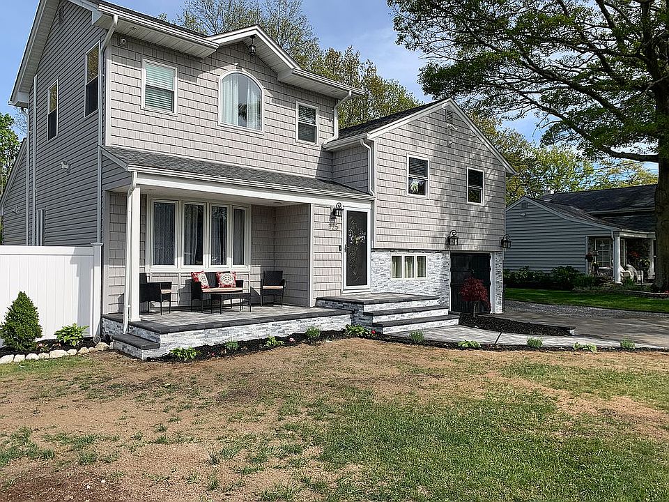 2nd image of 725 Tanglewood Rd