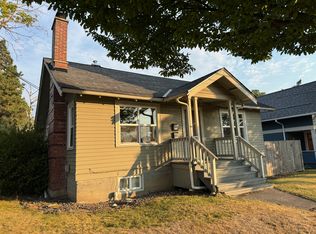 2220 F St #A, Bellingham, WA 98225