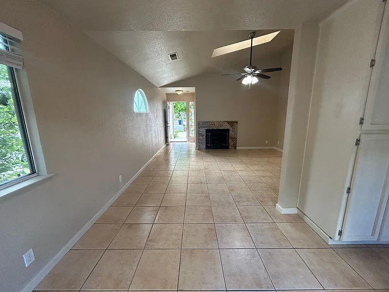 2924 Merle Ave — Photo 8