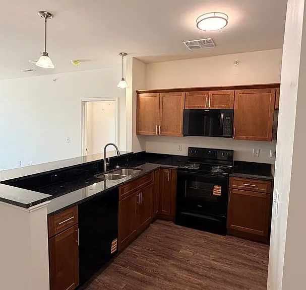 703 E Clay St — Photo 19