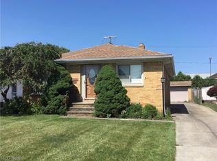 3320 Glenbar Dr, Fairview Park, OH