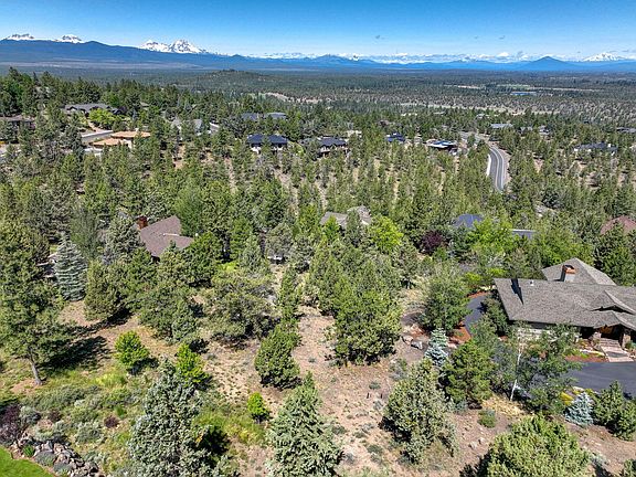 5th image of 3333 NW Panorama Dr