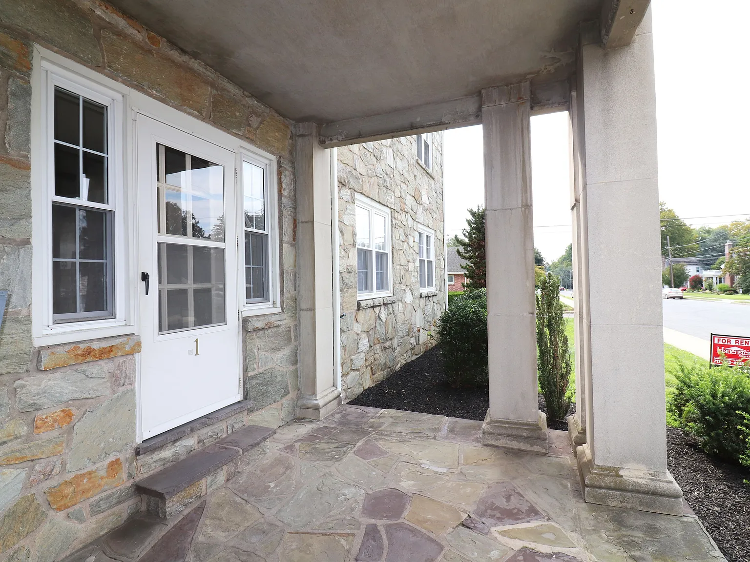 2 bed, $1,225 — Photo 3
