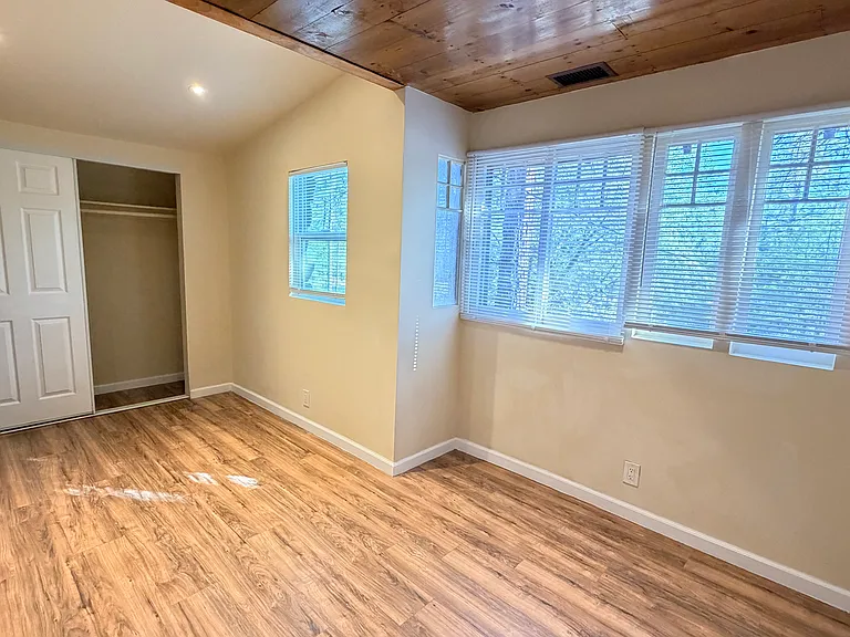 54365 Pine Crest Ave #6 — Photo 15