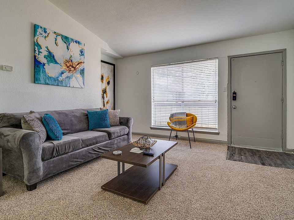 3000 @ Med Center Living Area