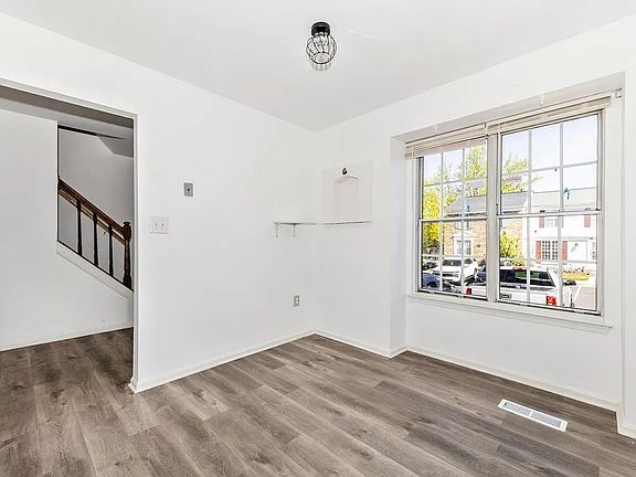 4th image of 13303 Country Ridge Dr