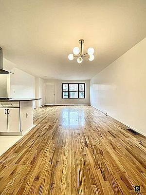 3rd image of 615 Kosciuszko St #1