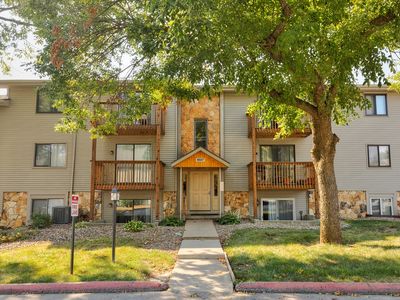 9507 University Ave APT 22, Clive, IA, 50325
