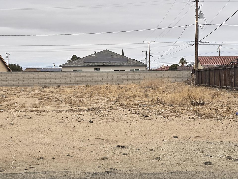 2nd image of 208-042-15 Karen Ave