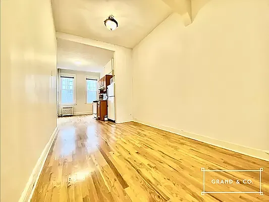 Rented by Grand & Co. | media 12